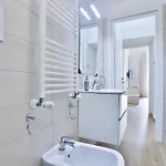 Guesthost - Old Town Hideaway Appartement